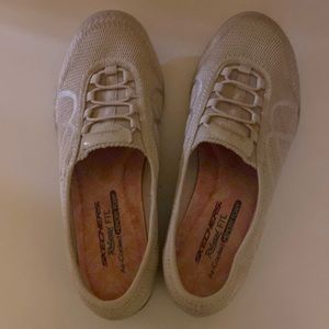 Sketchers relaxed fit